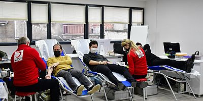 Giresun Belediyesi çalışanlarından kan bağışı